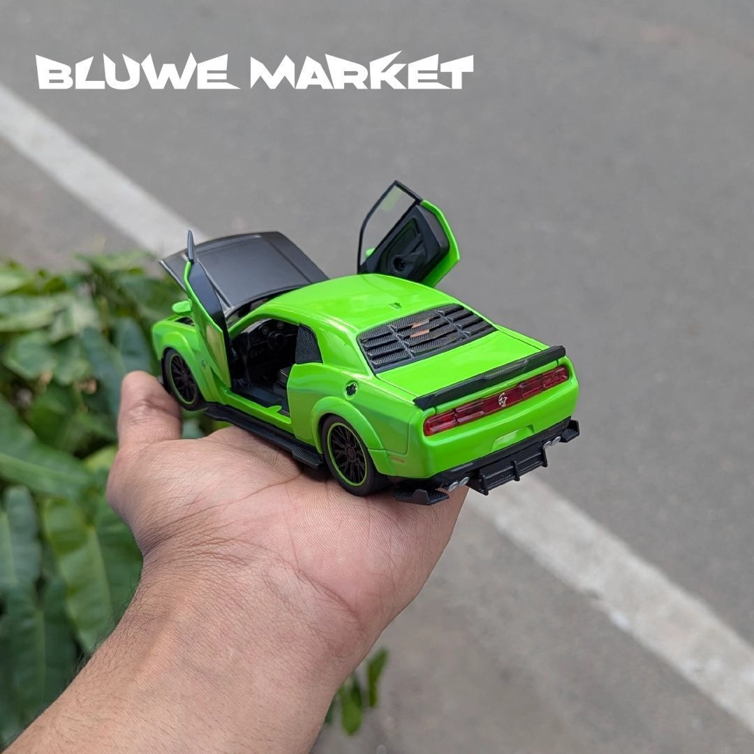 Dodge Challenger Green SRT 1:32 Premium Scale Metal Diecast Car 8
