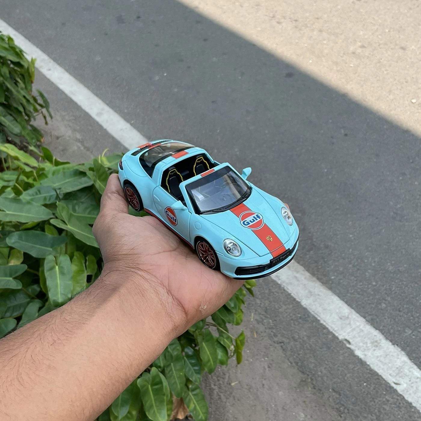 Porsche Targa Gulf Edition 1:32 Premium Scale Metal Diecast Car 1