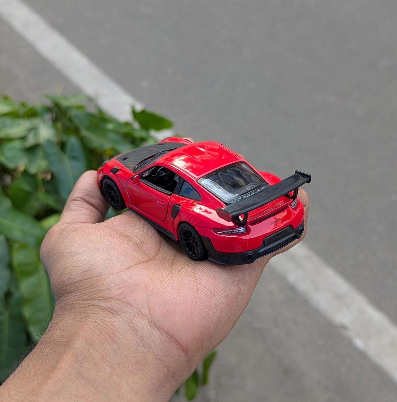 Porsche 911 GT2 RS 1:36 Scale Kinsmart Licensed Model Car 3