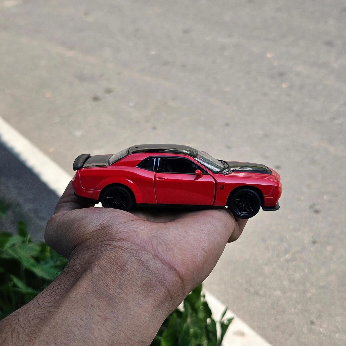 Dodge Challenger SRT 1:36 Scale Kinsmart Licensed Model Car 2