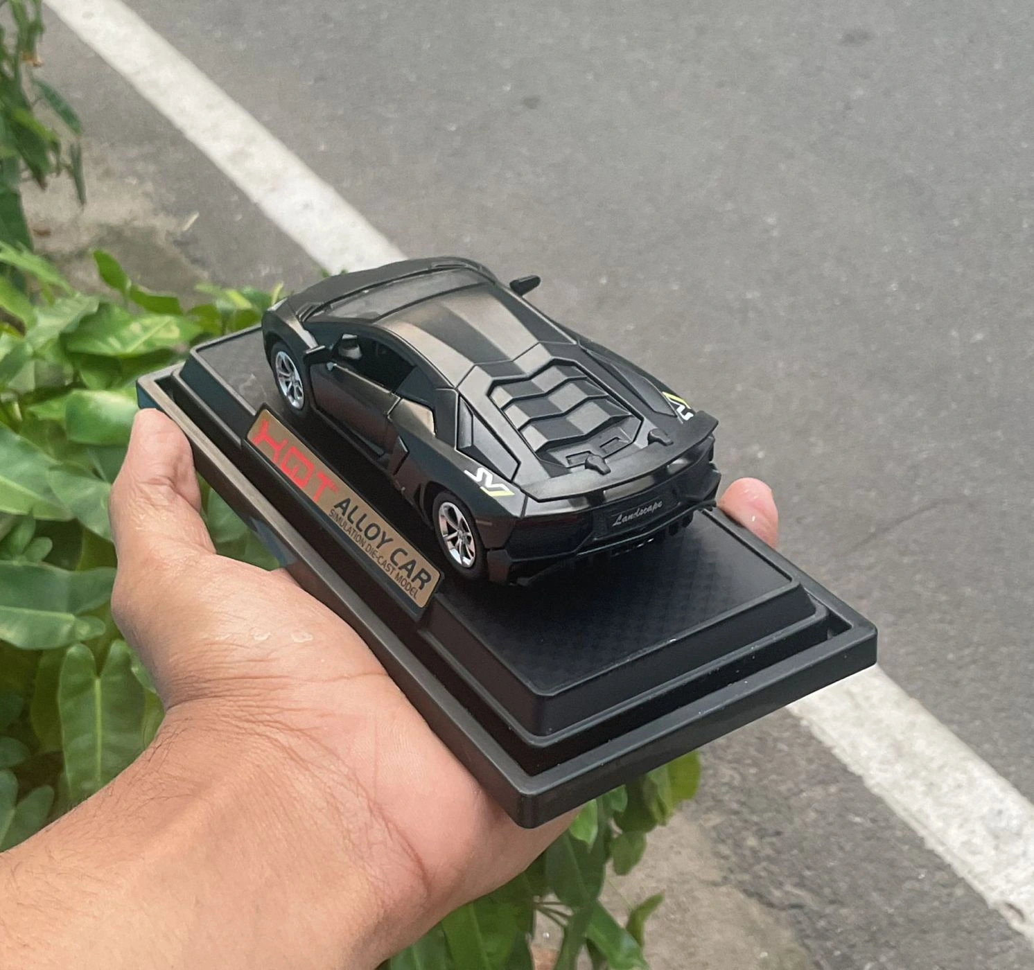 Lamborghini SVJ 1:36 Premium Scale Metal Diecast Car 3