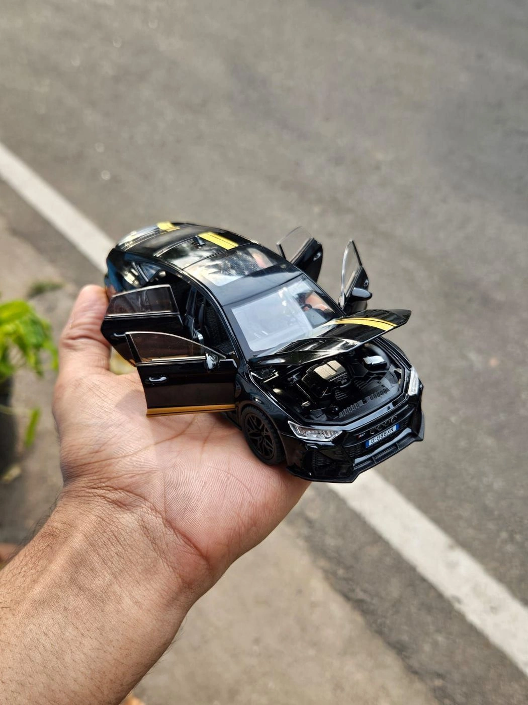Audi RS7 1:32 Premium Scale Metal Diecast Car 4