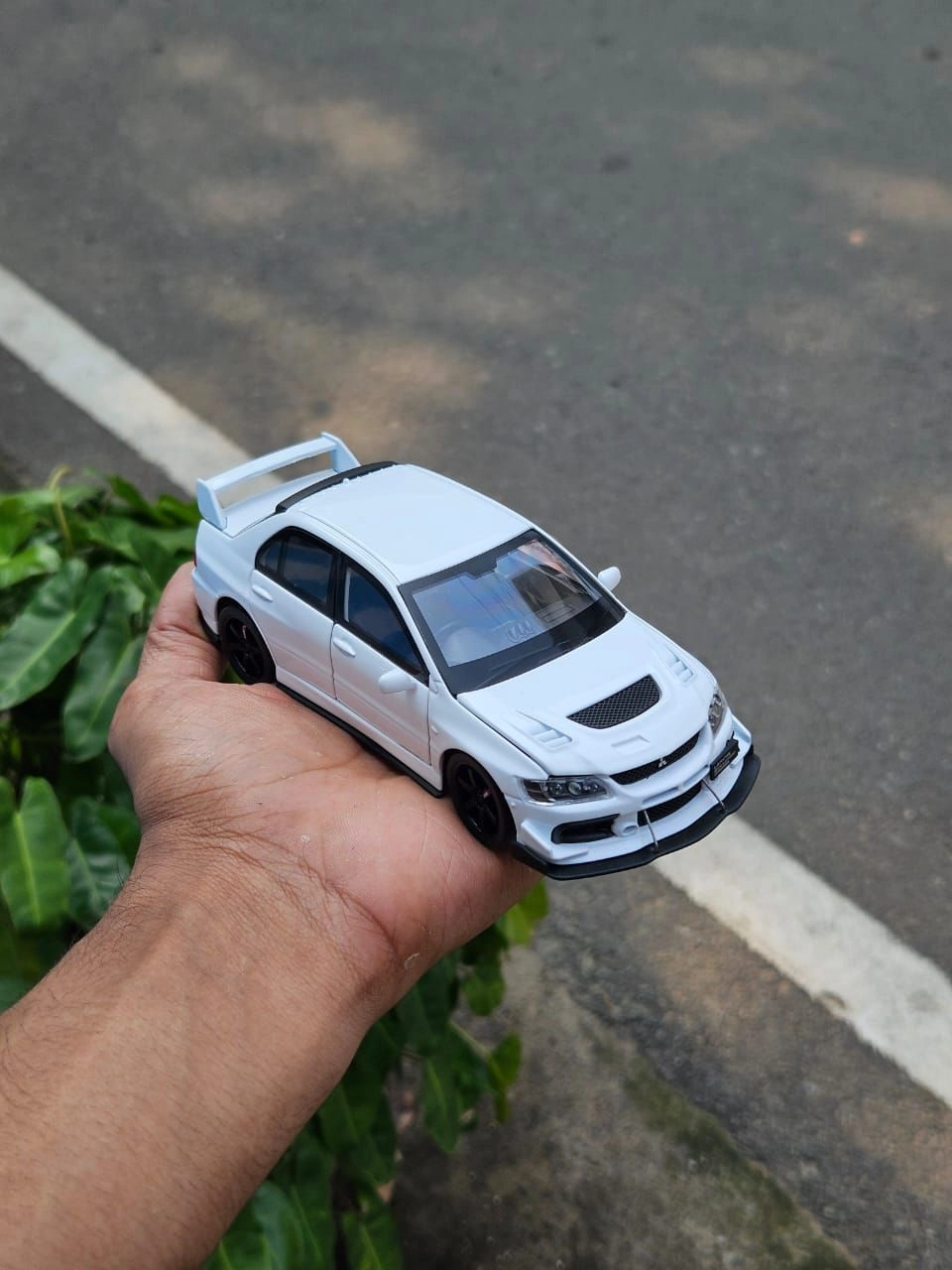 Lancer Evolution 1:32 Premium Scale Metal Diecast Car White 1