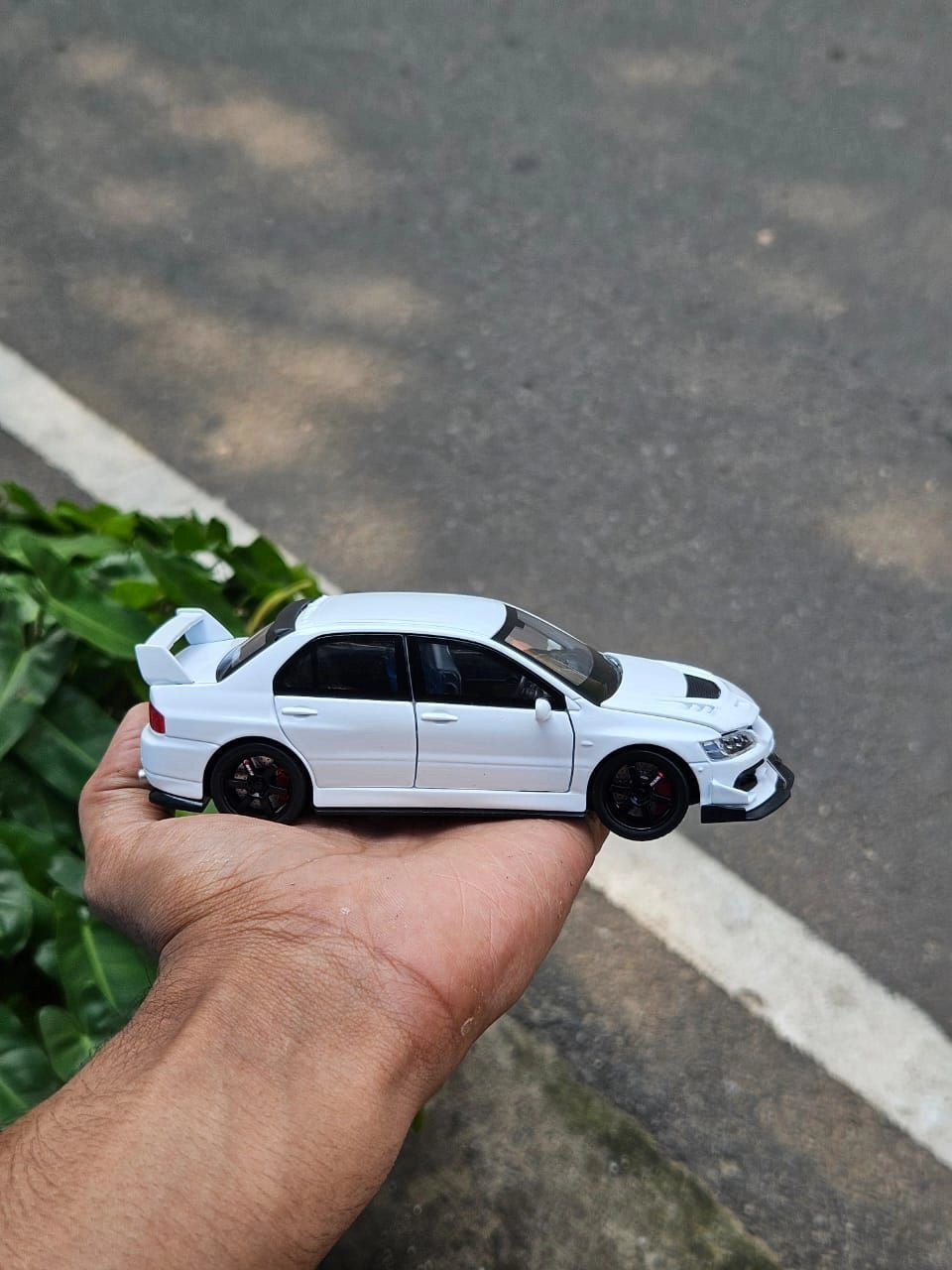 Lancer Evolution 1:32 Premium Scale Metal Diecast Car White 2