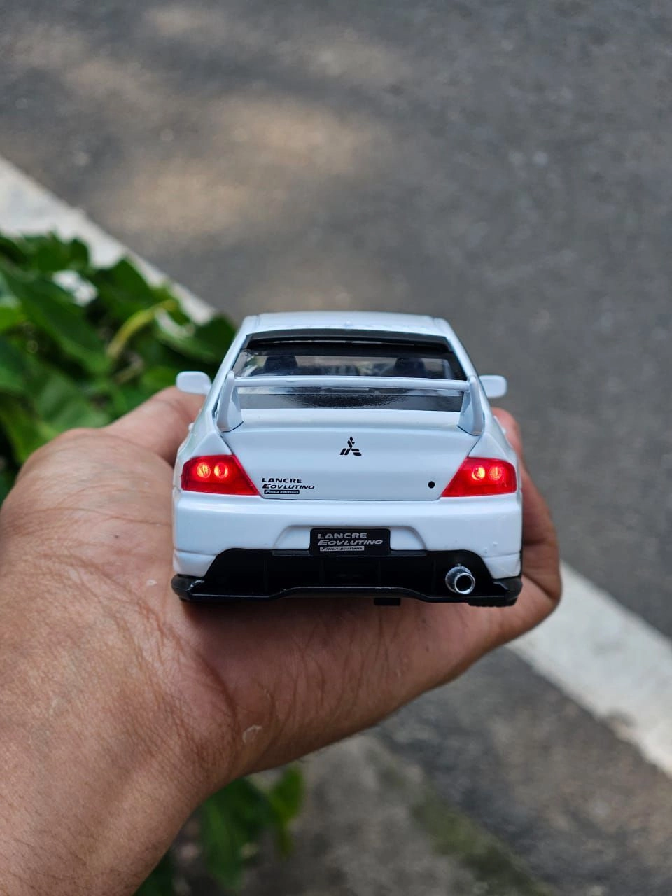 Lancer Evolution 1:32 Premium Scale Metal Diecast Car White 3