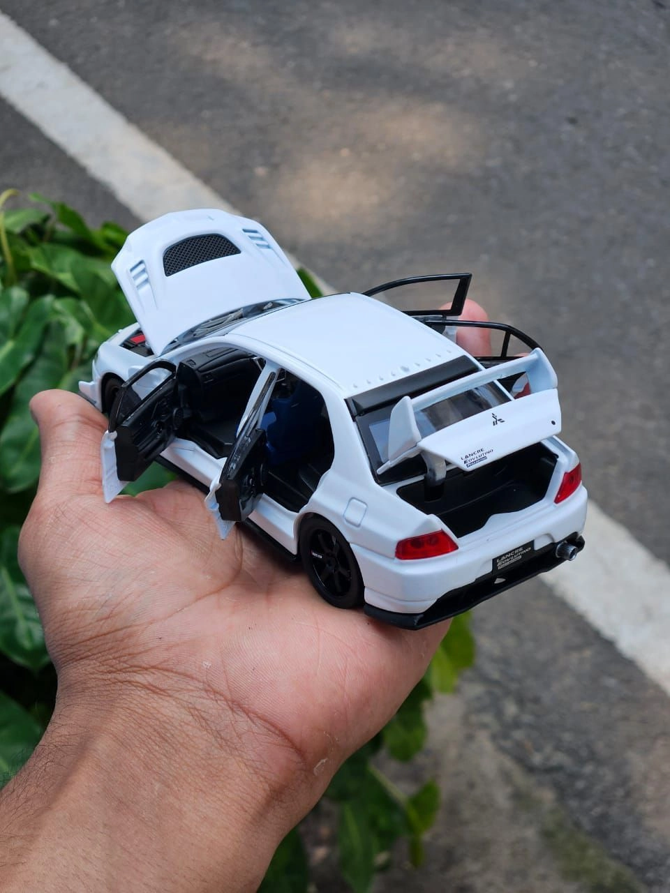 Lancer Evolution 1:32 Premium Scale Metal Diecast Car White 7
