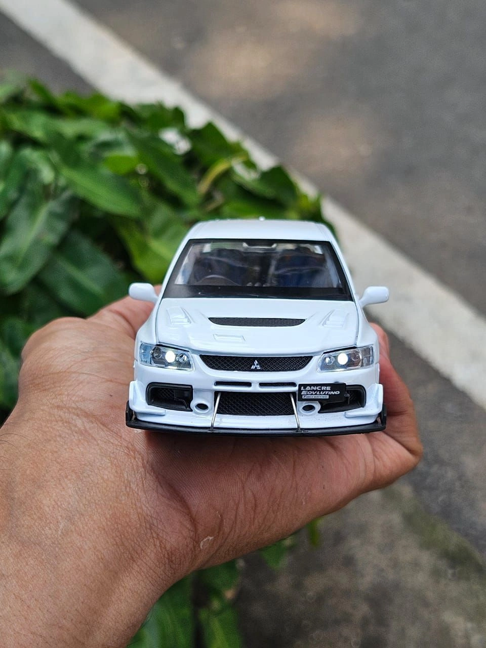 Lancer Evolution 1:32 Premium Scale Metal Diecast Car White 8