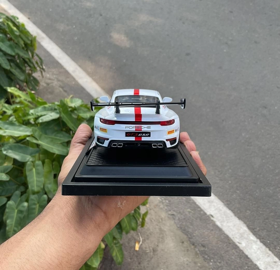 Porsche 911 GT3 RS 1:32 Premium Scale Metal Diecast Car 5