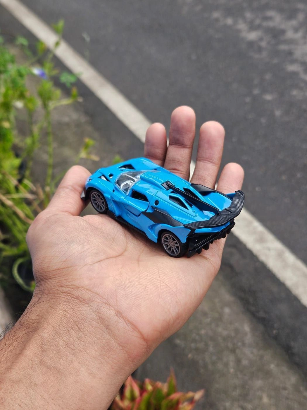 Bugatti Bolide 1:43 Scale Metal Diecast Car Blue 3