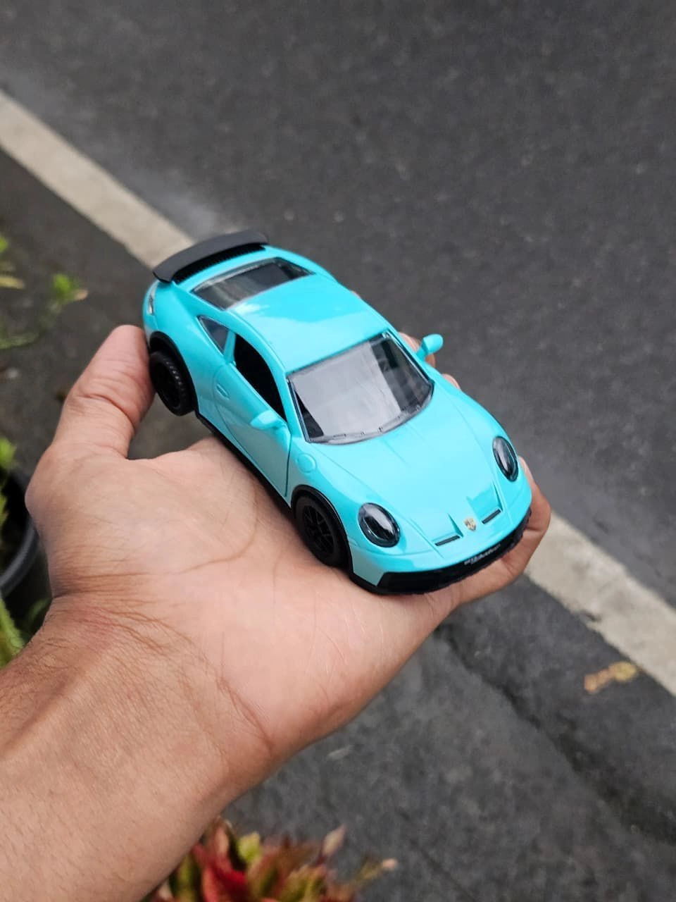 Porsche 911 Dakar 1:36 Premium Scale Metal Diecast 1