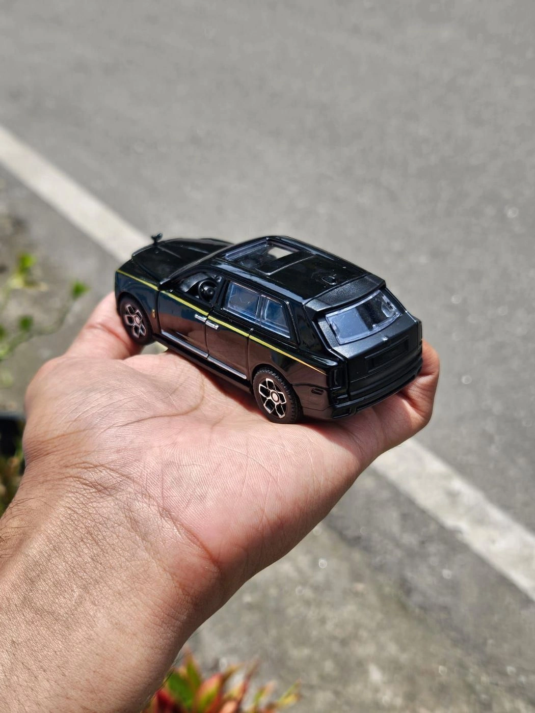 Rolls Royce Cullian 1:36 Scale Metal Diecast 3