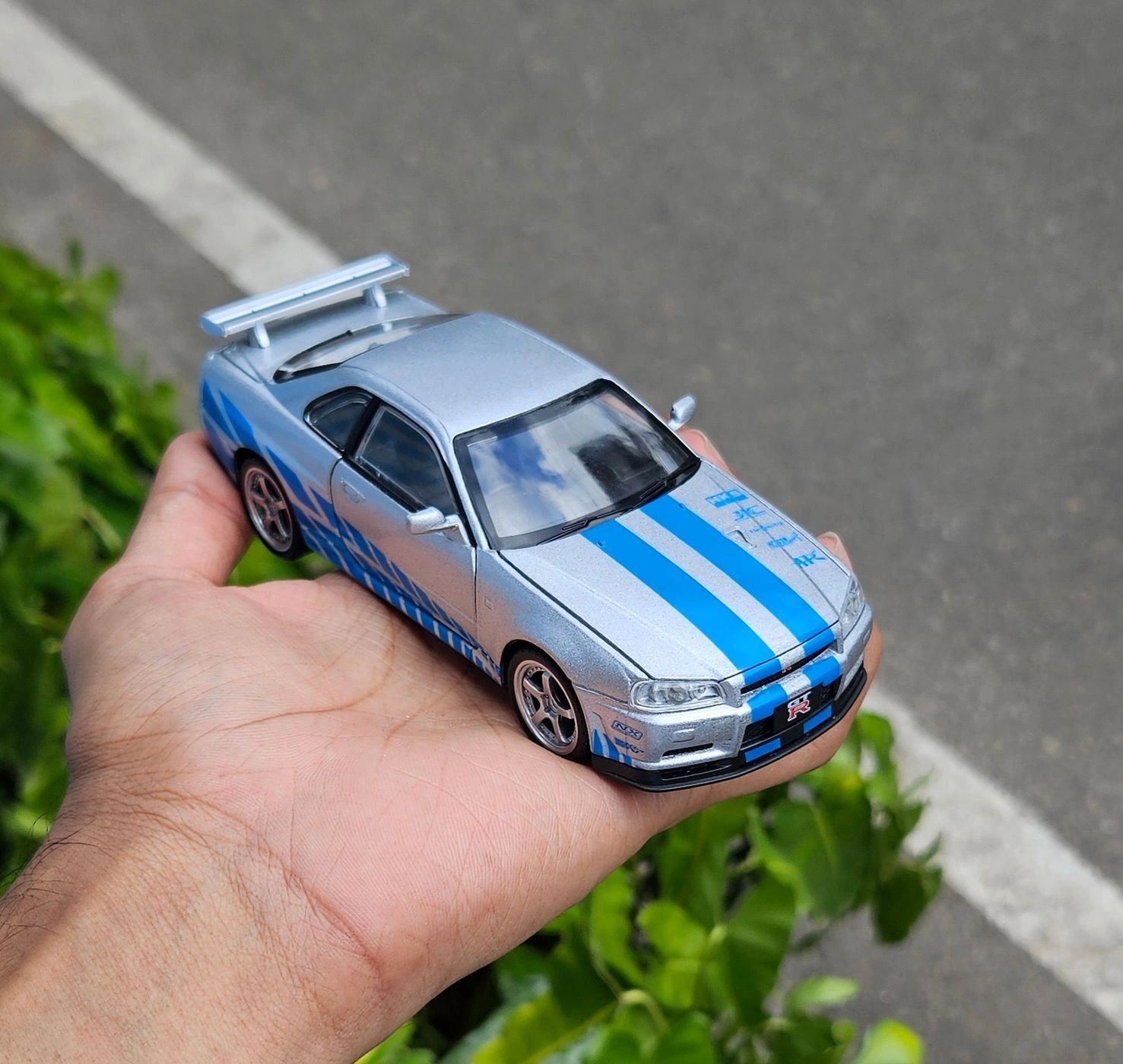 Skyline GT-R Silver Tyre Edition 1:32 Premium Scale Metal Diecast Car 1