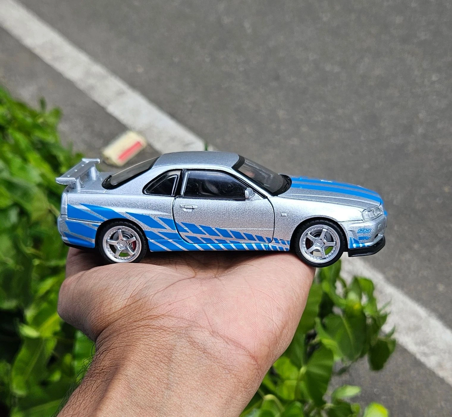 Skyline GT-R Silver Tyre Edition 1:32 Premium Scale Metal Diecast Car 2