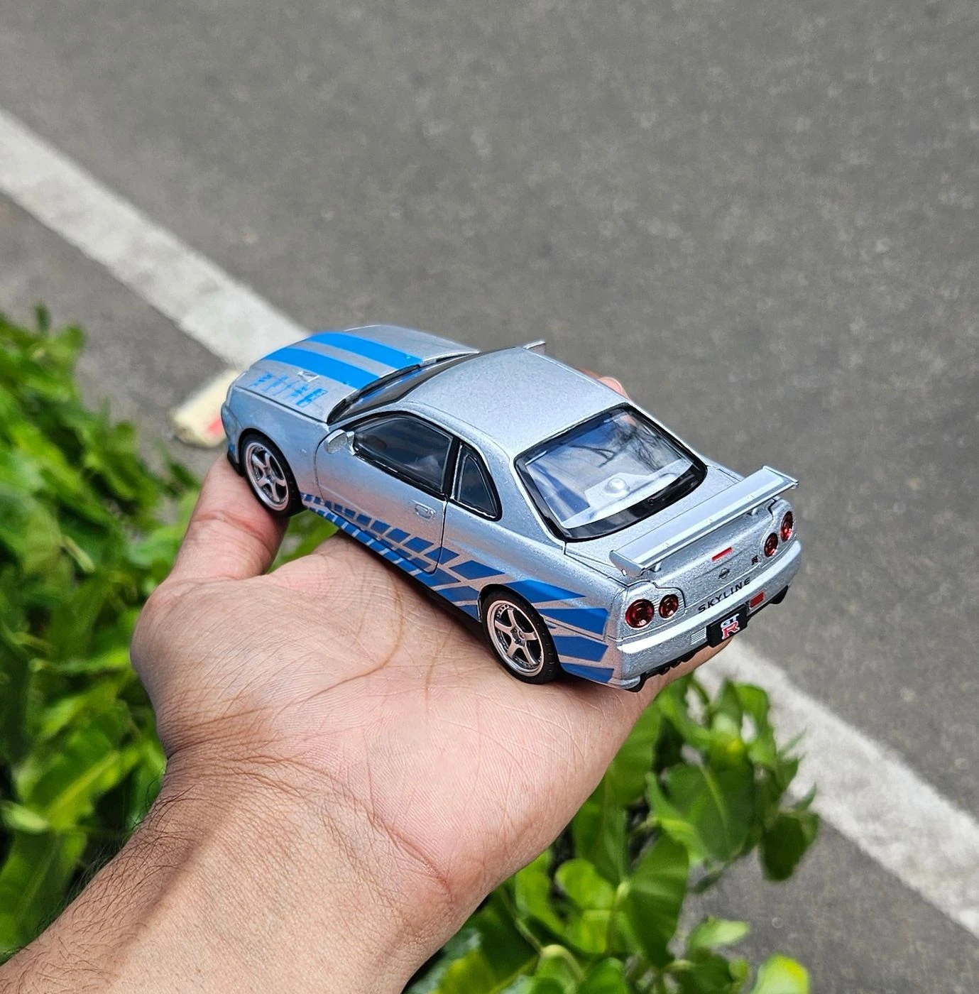 Skyline GT-R Silver Tyre Edition 1:32 Premium Scale Metal Diecast Car 3