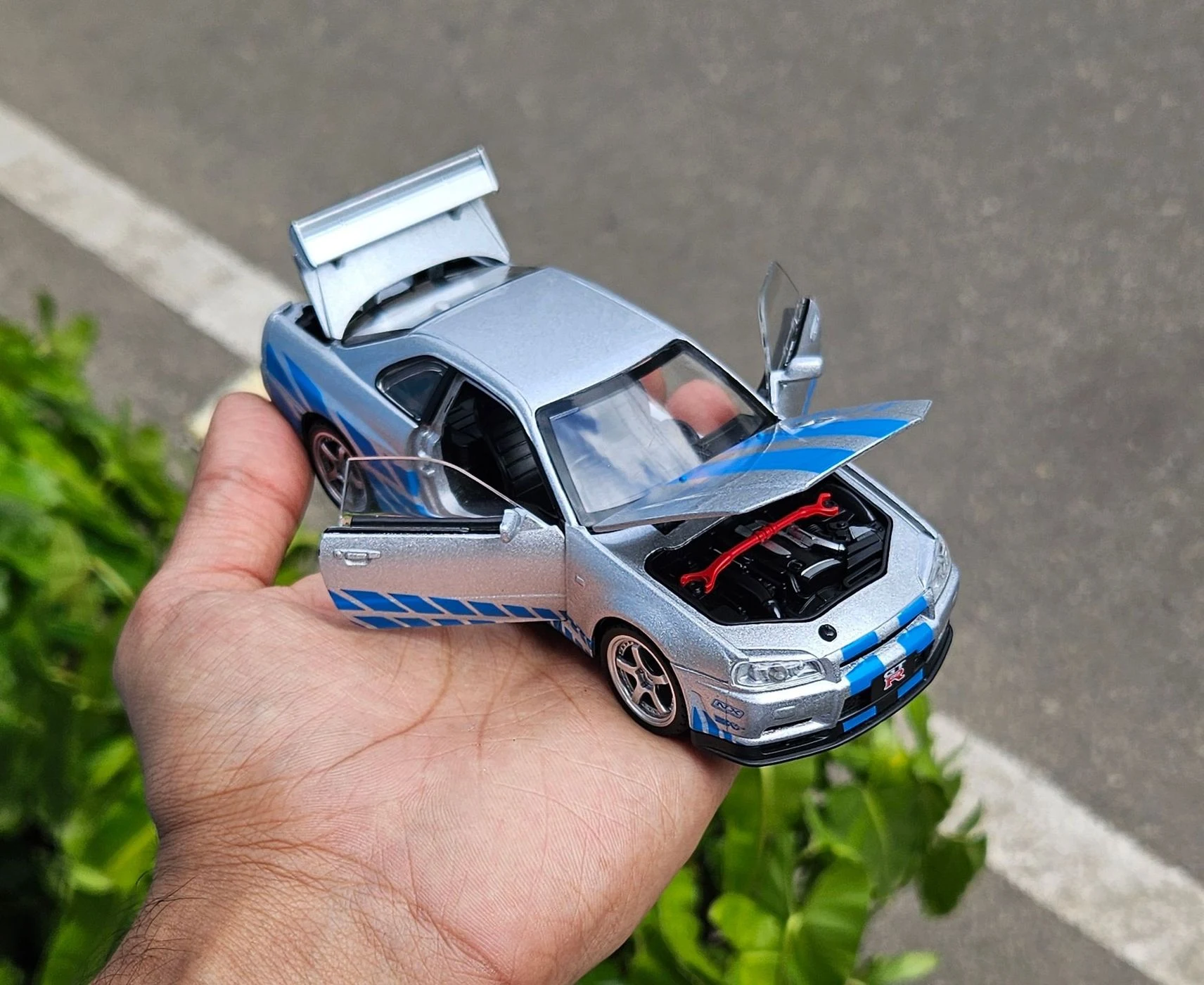 Skyline GT-R Silver Tyre Edition 1:32 Premium Scale Metal Diecast Car 4