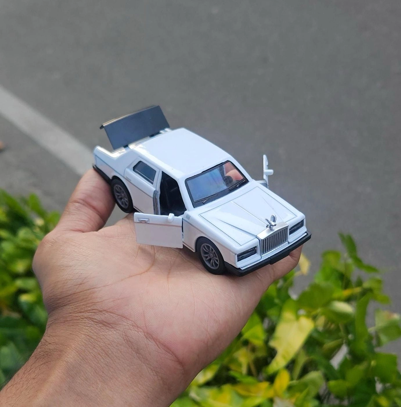 1994 Rolls Royce Silver Spur III Metal Diecast 1:36 Scale Vintage Car White 4