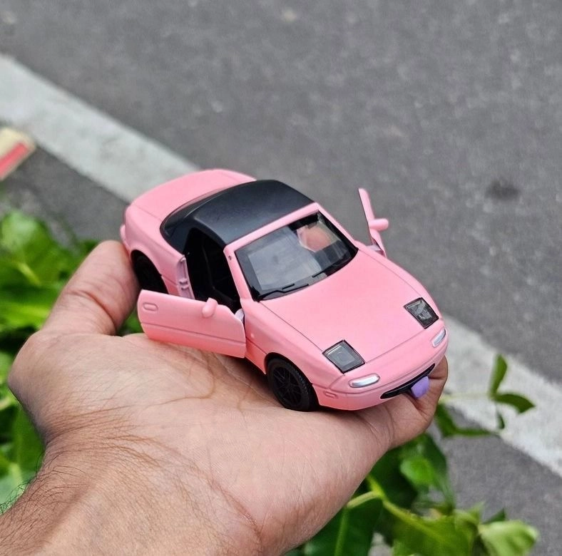 Mazda MX-5 Miata 1:36 Scale Metal Diecast Car 4