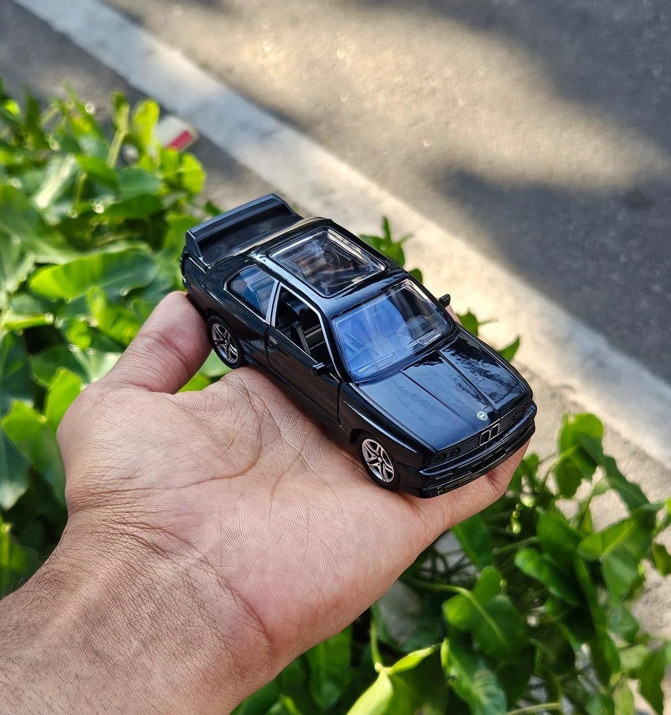 Bmw M3 E30 1:36 Scale Metal Diecast Car Black 1