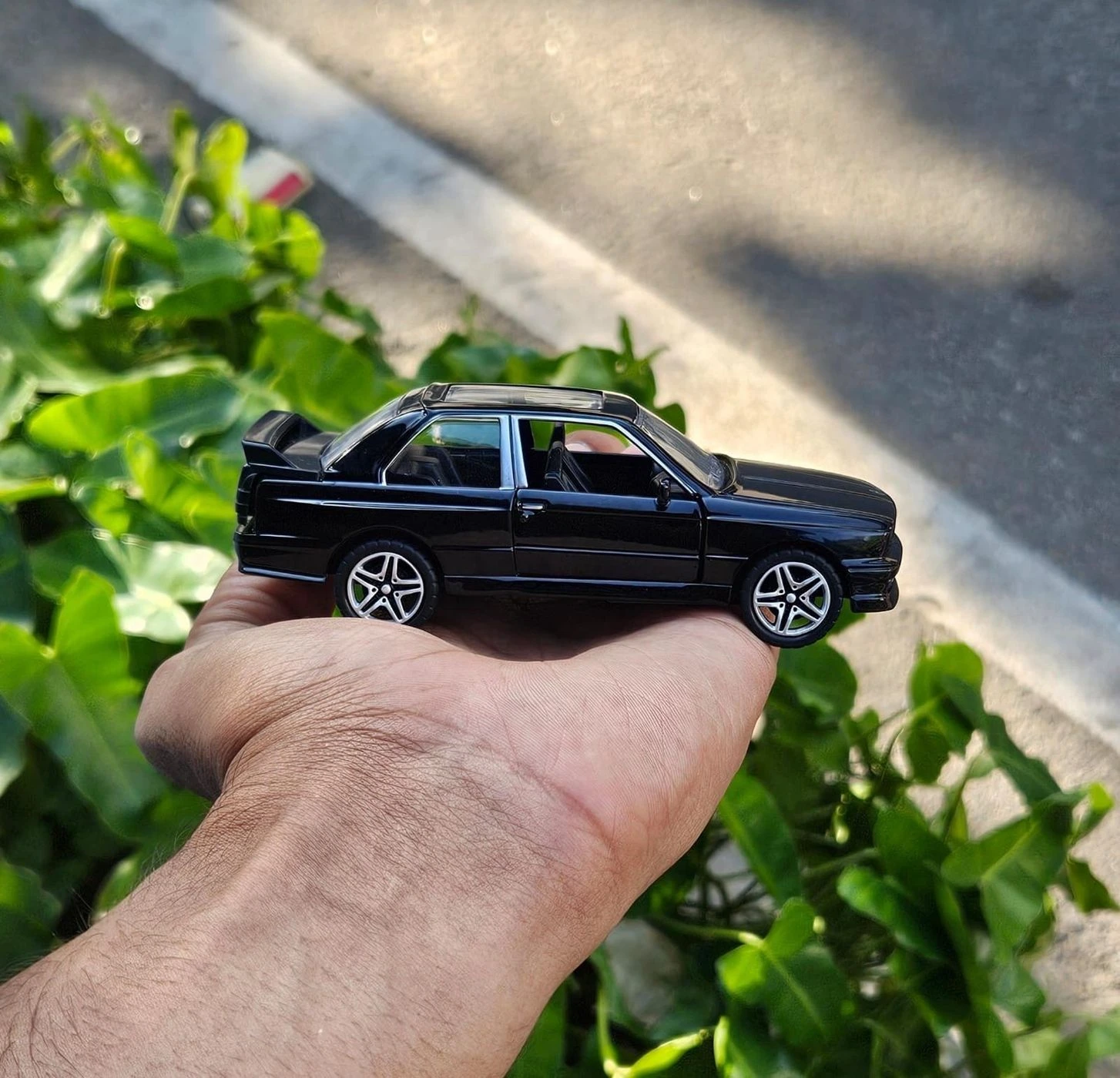 Bmw M3 E30 1:36 Scale Metal Diecast Car Black 2