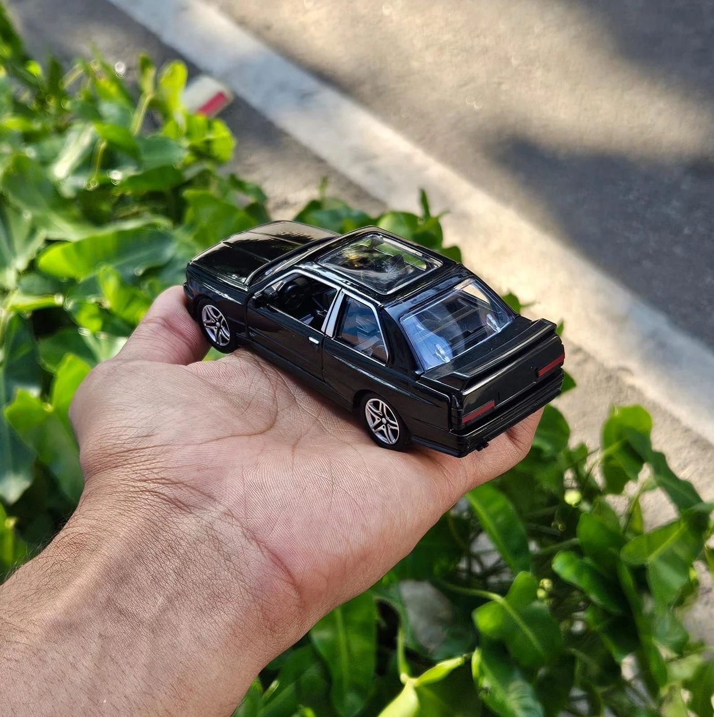 Bmw M3 E30 1:36 Scale Metal Diecast Car Black 3