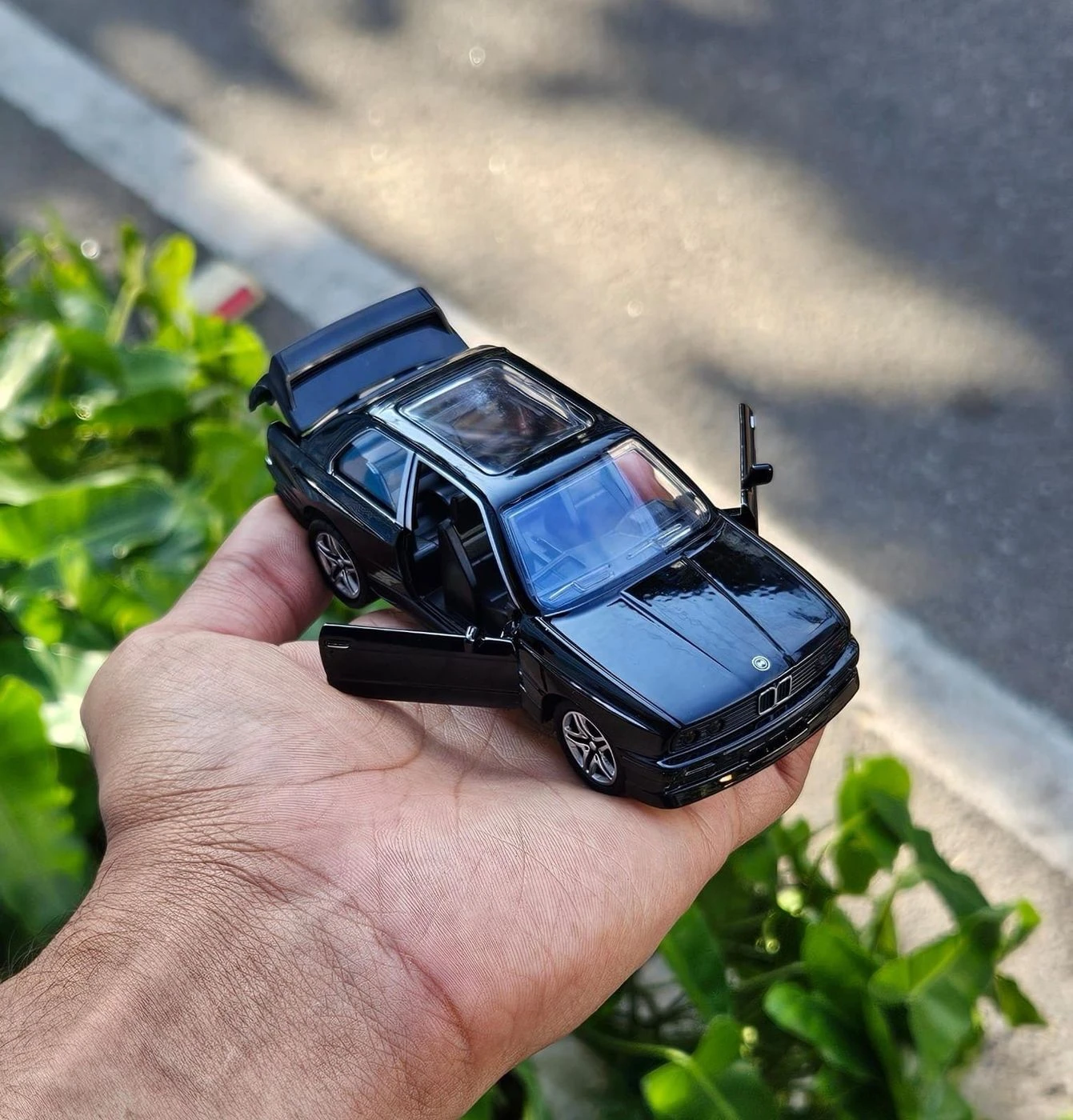 Bmw M3 E30 1:36 Scale Metal Diecast Car Black 4