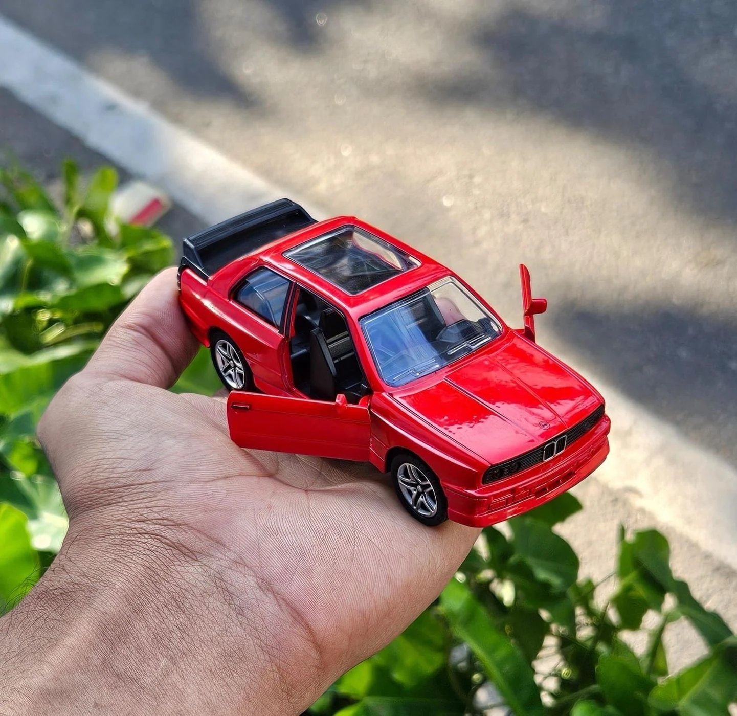 Bmw M3 E30 1:36 Scale Metal Diecast Car Red 4