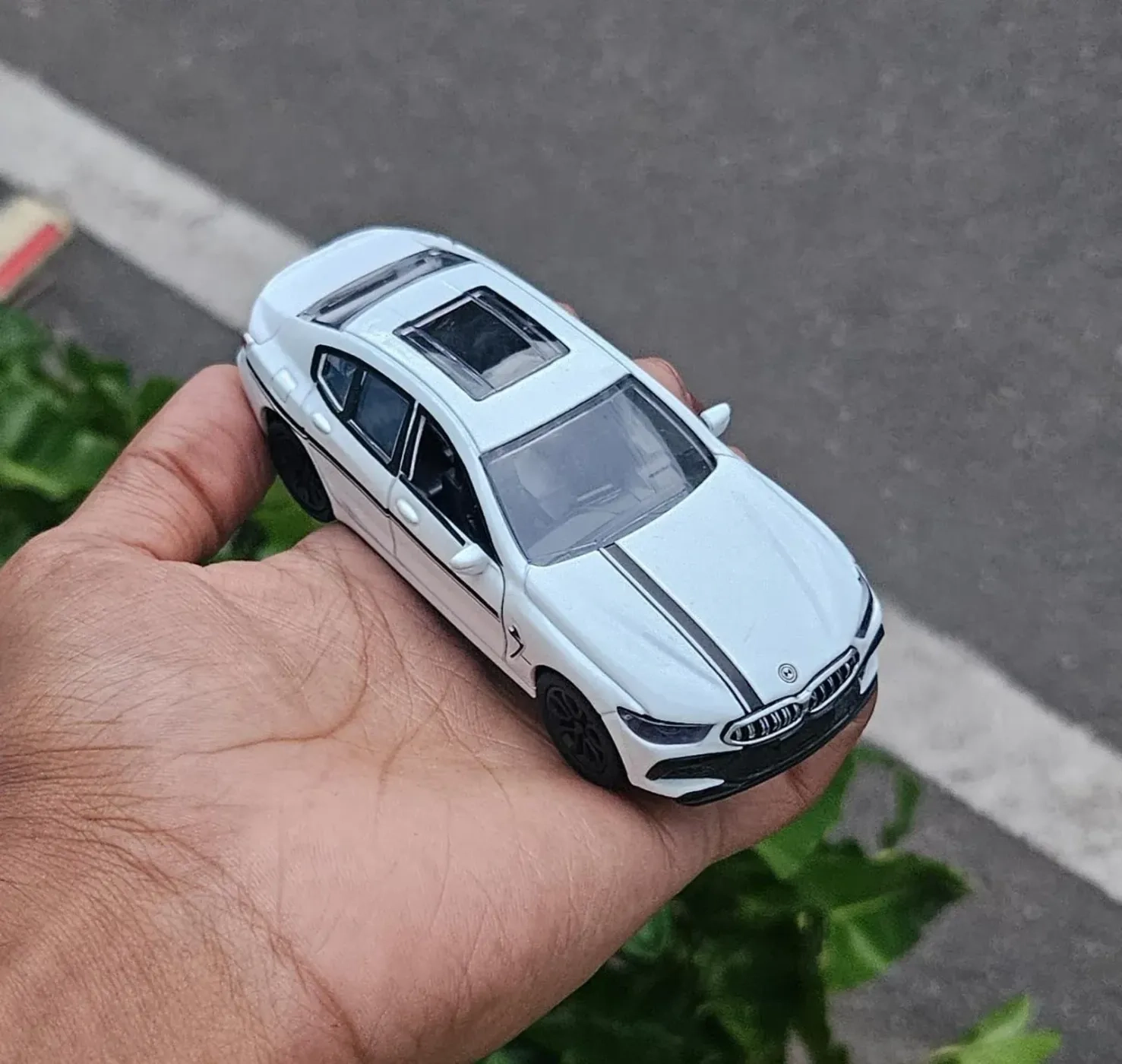 Bmw M8 1:36 Scale Metal Diecast Car White 1