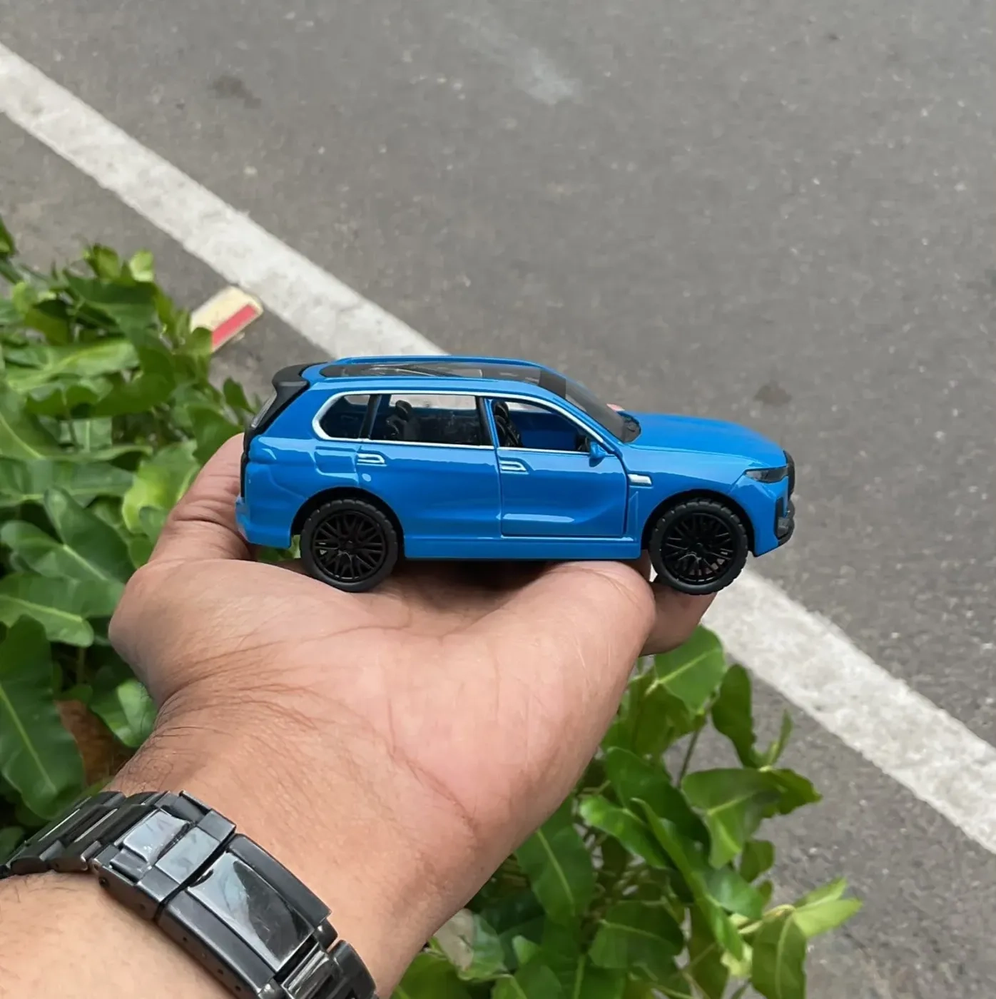 Bmw X7 Blue 1:36 Scale Metal Diecast Car 2