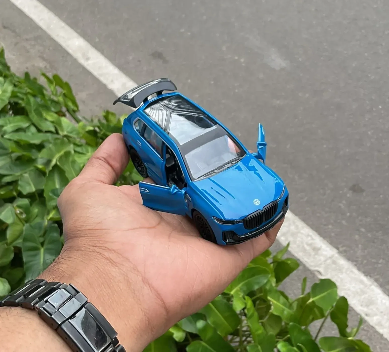 Bmw X7 Blue 1:36 Scale Metal Diecast Car 4