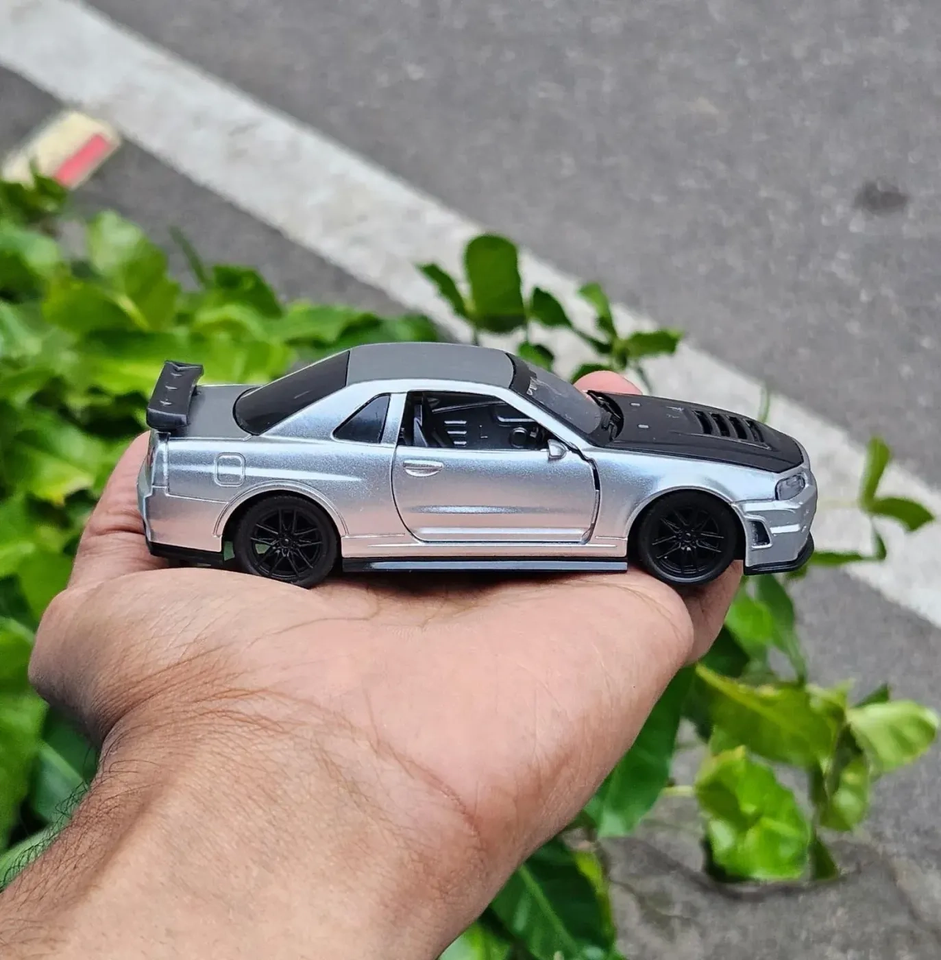 Skyline GT-R34 Metal Diecast 1:36 Scale Car Silver 2