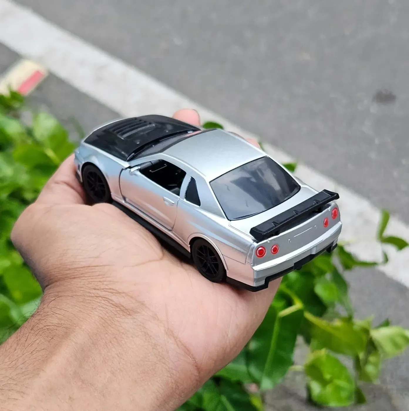 Skyline GT-R34 Metal Diecast 1:36 Scale Car Silver 3