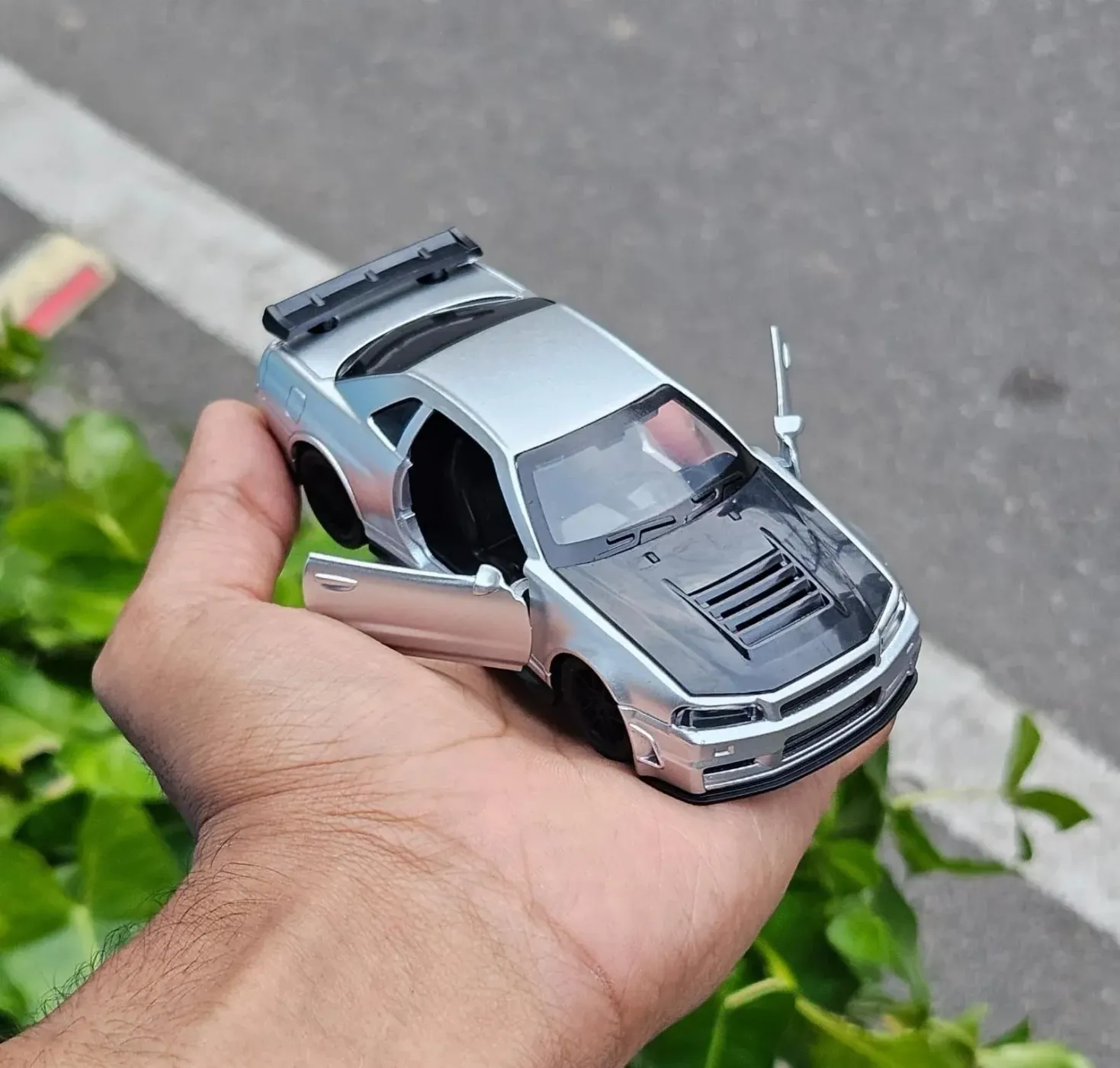 Skyline GT-R34 Metal Diecast 1:36 Scale Car Silver 4