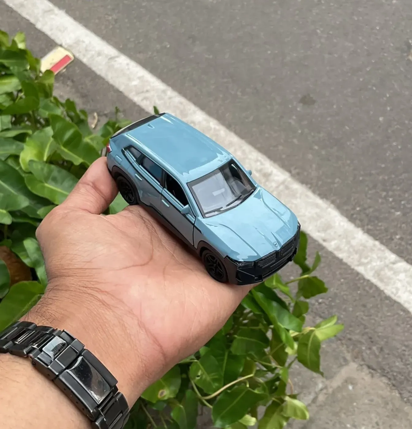 Bmw XM Blue 1:36 Scale Metal Diecast Car 1