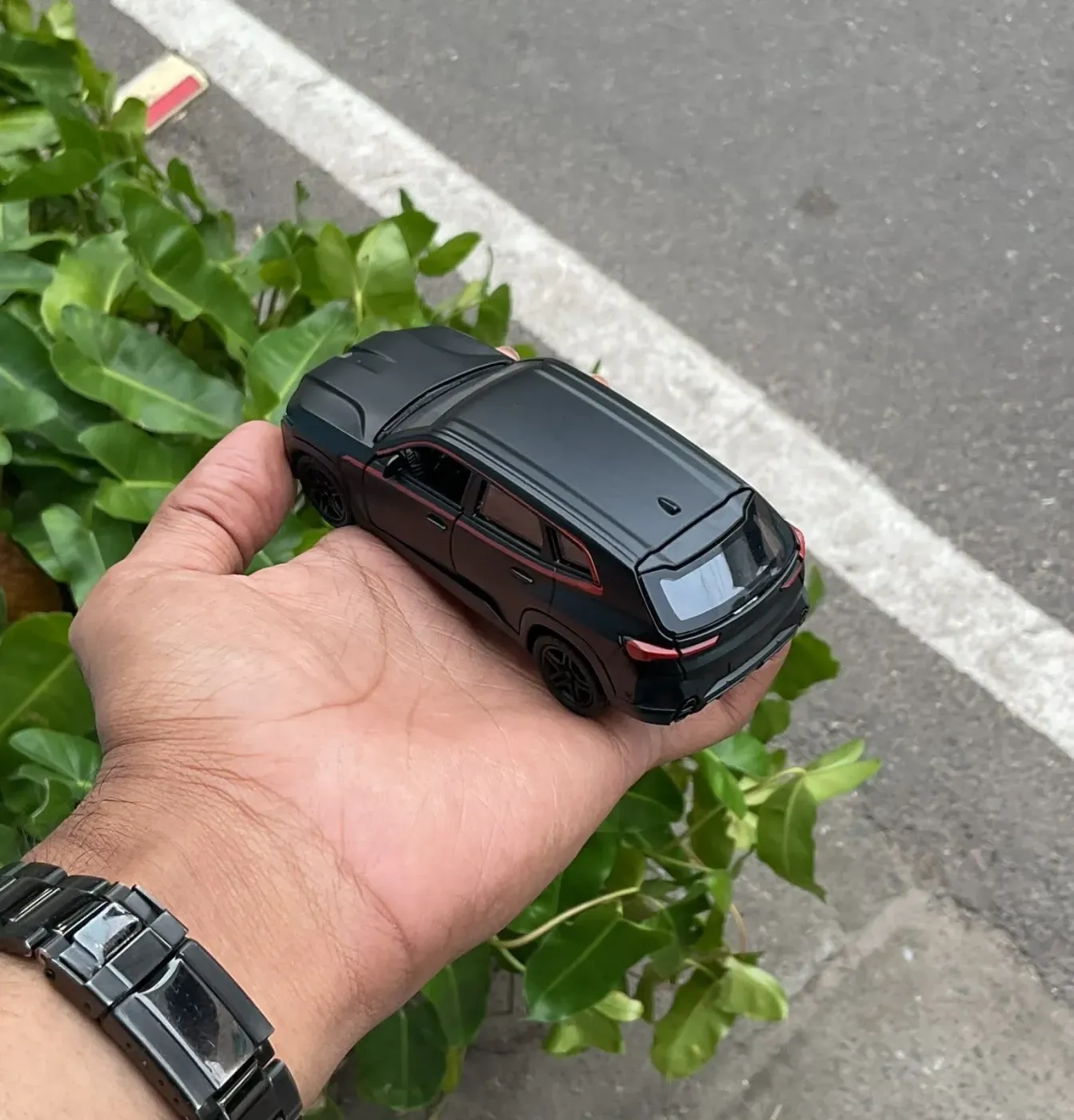 Bmw Xm Matte Black 1:36 Scale Metal Diecast Car 3