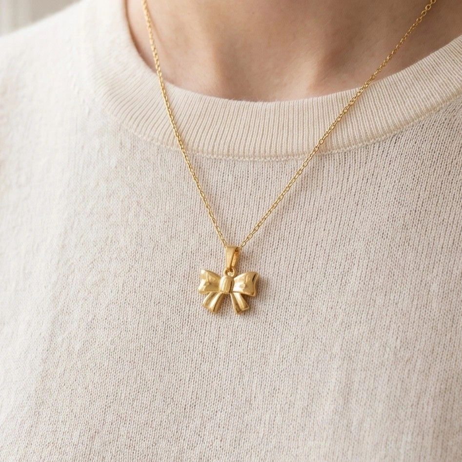 Anti Tarnish Stainless Steel Bow Themed Pendant Necklace 2
