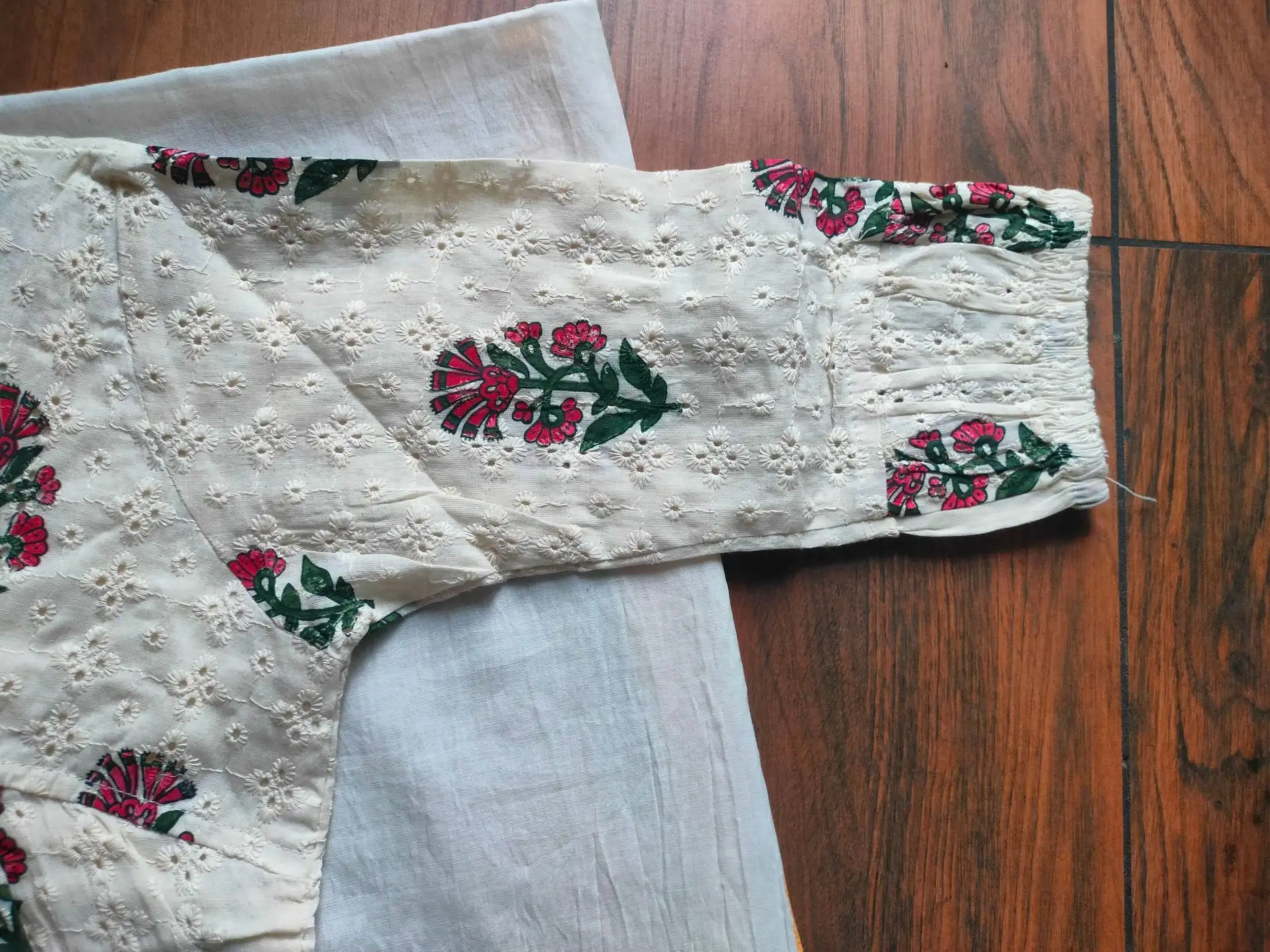 Hakoba Bloom short top 4