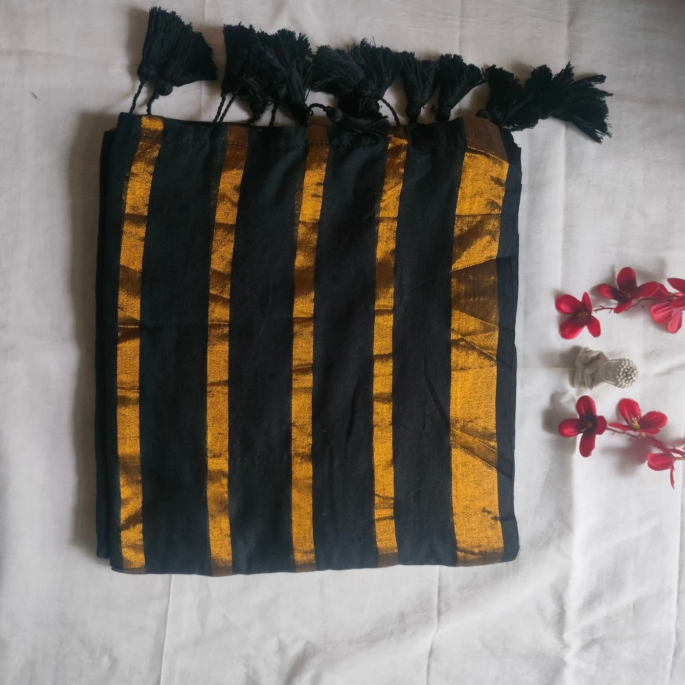 Black Jari Mul Cotton Saree with blouse 2