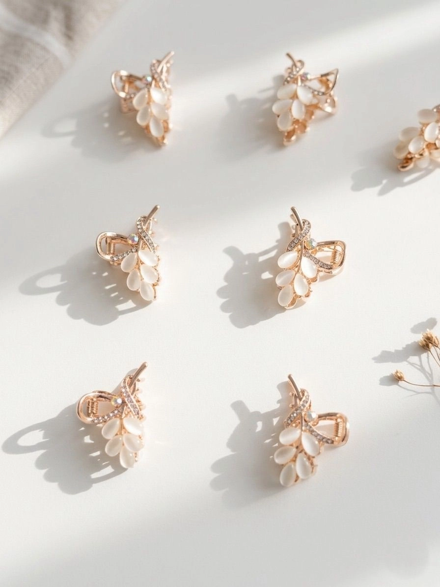 White stone petals with gold metal claw clip
