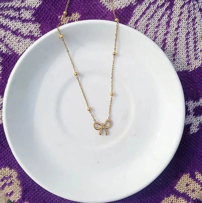 Bow Nacklace