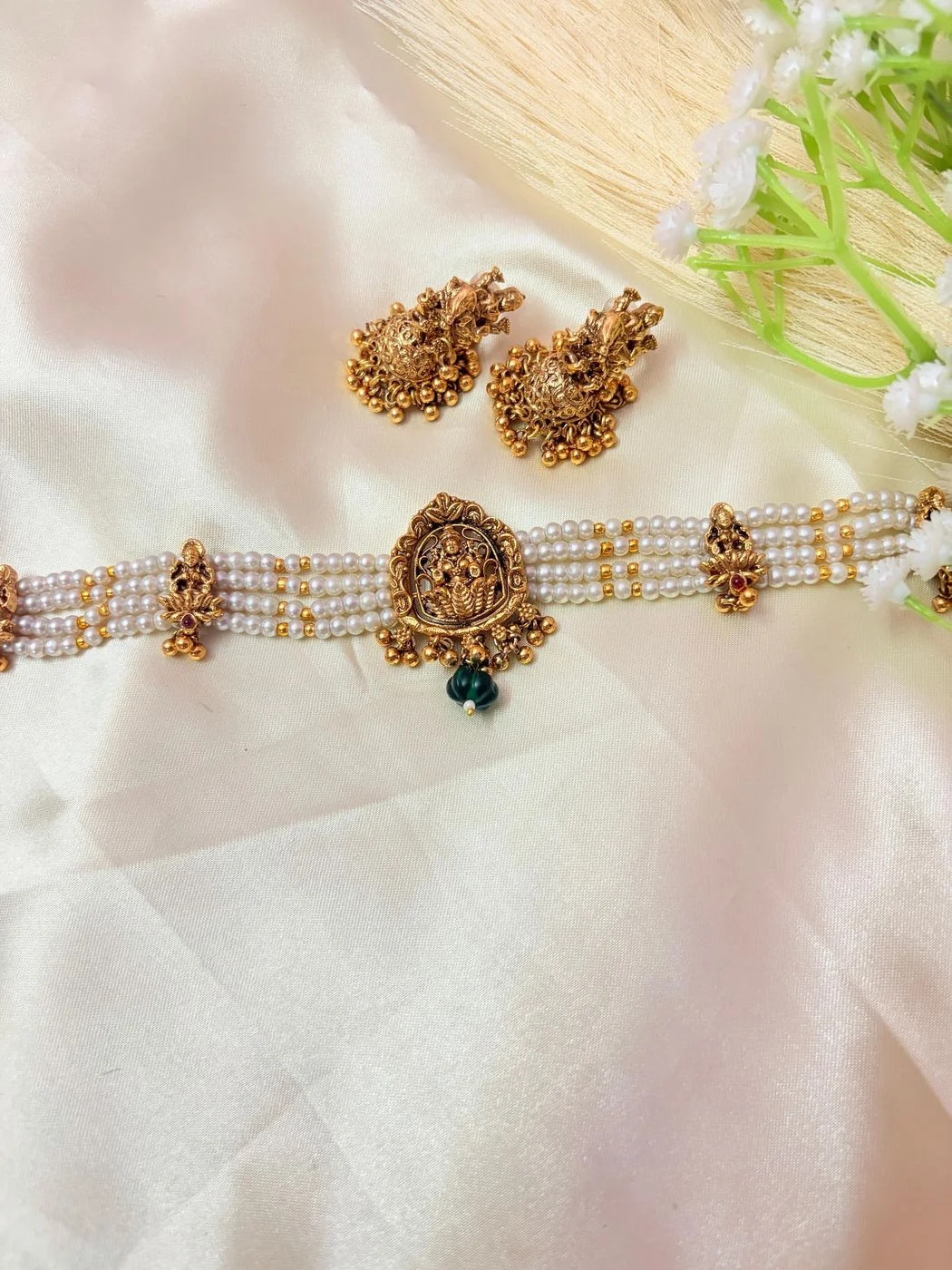 Lakshmi Motif Pearl Choker 1