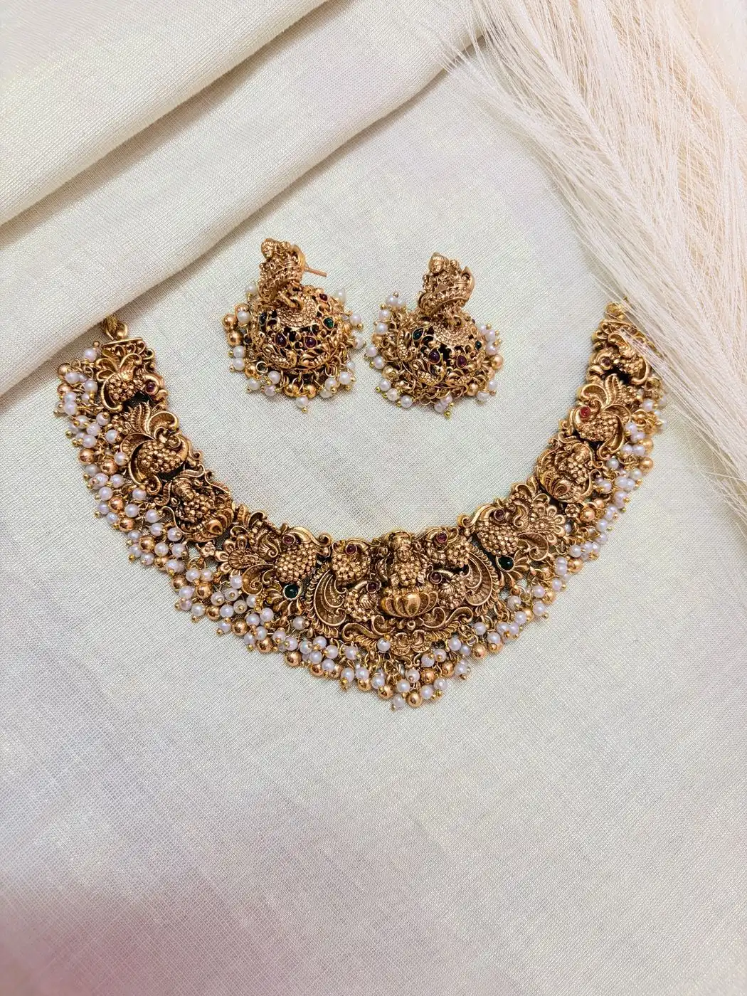 Nagaas Choker with Pearl Drops