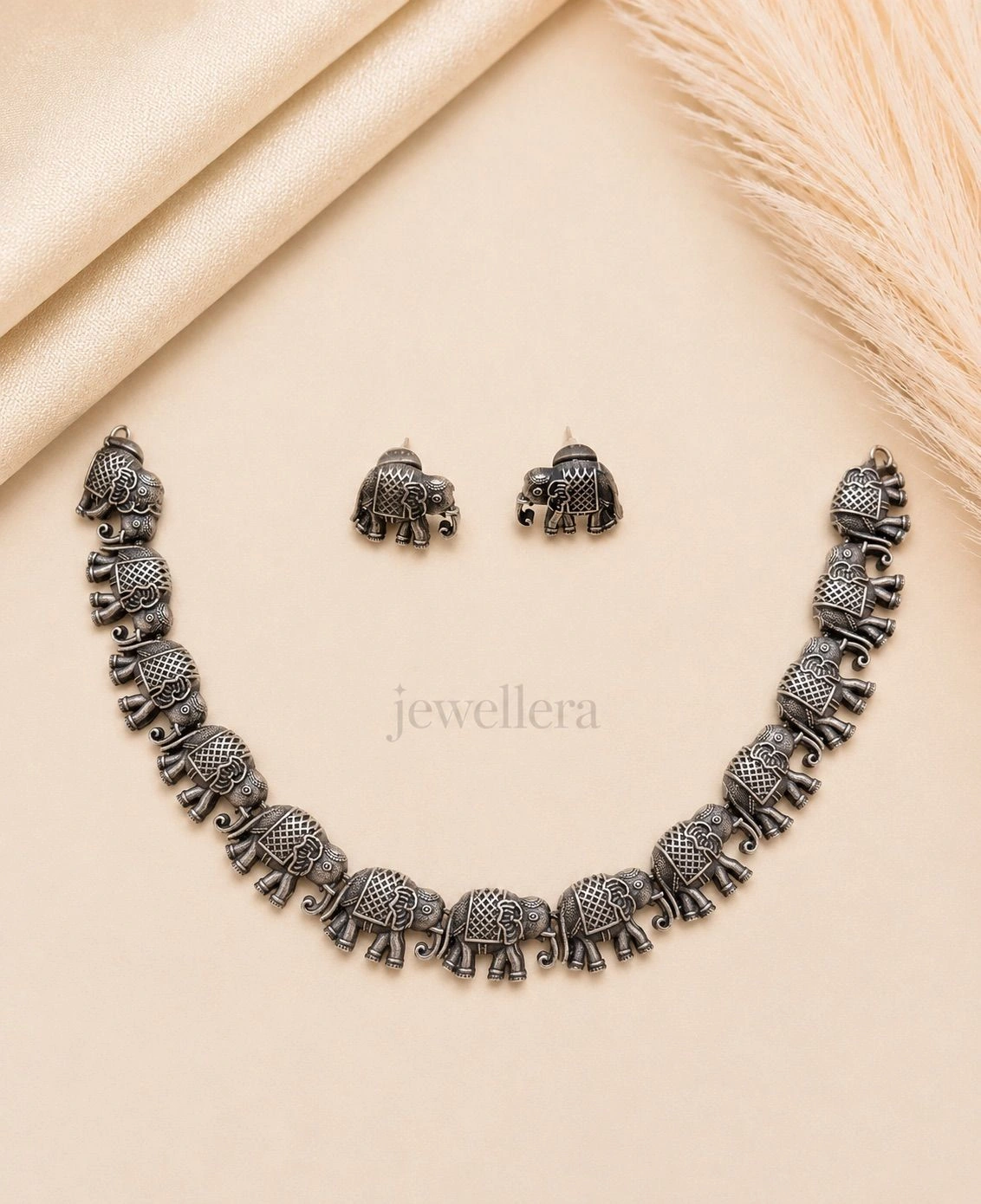 Metal Haathi Choker