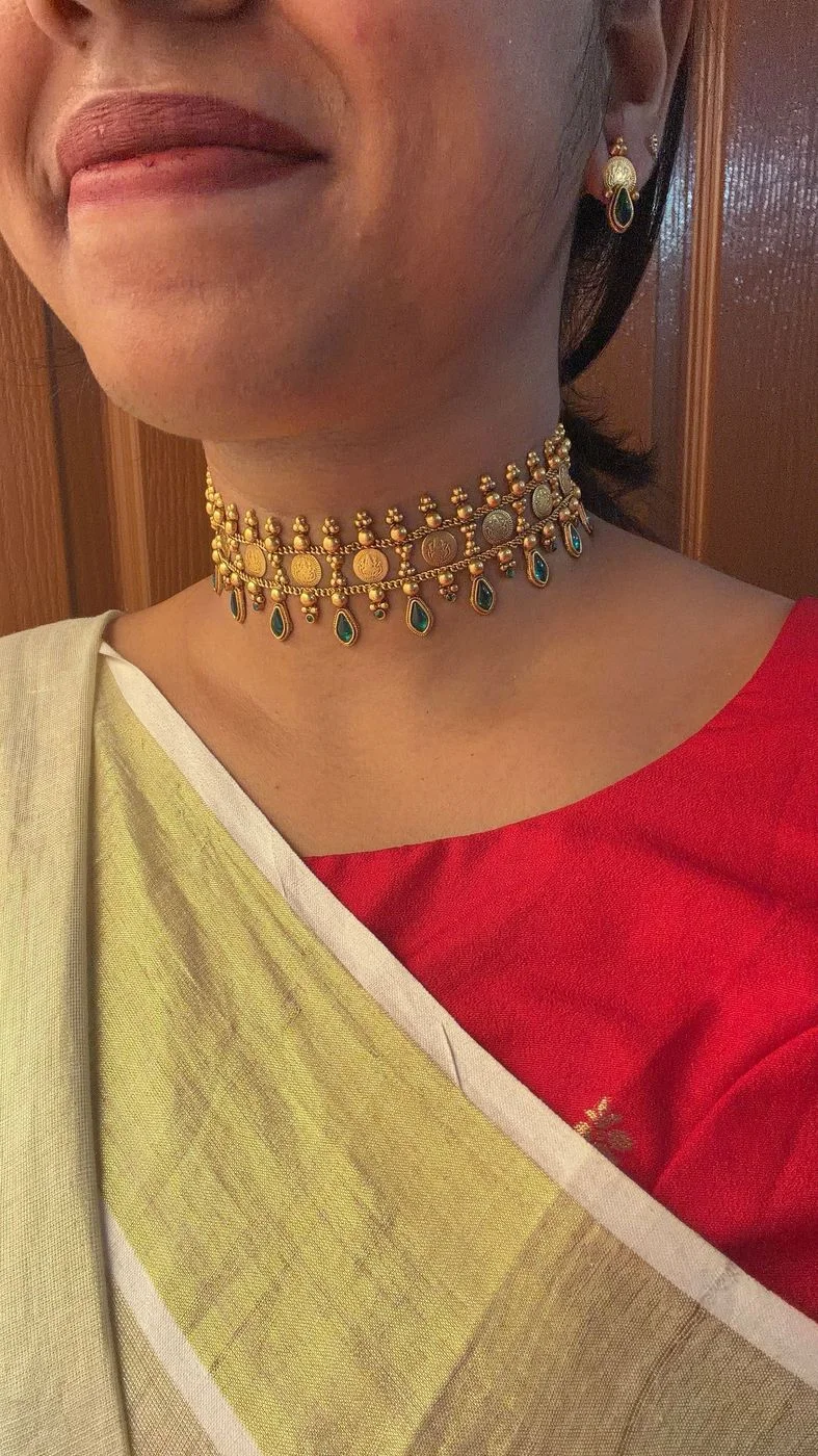 Emarald Coin Choker