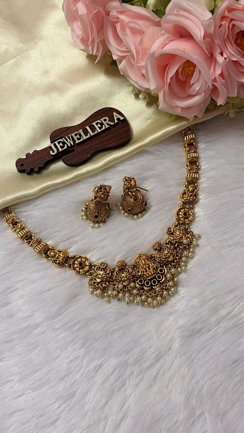 Antique Nagas Choker with White Pearl