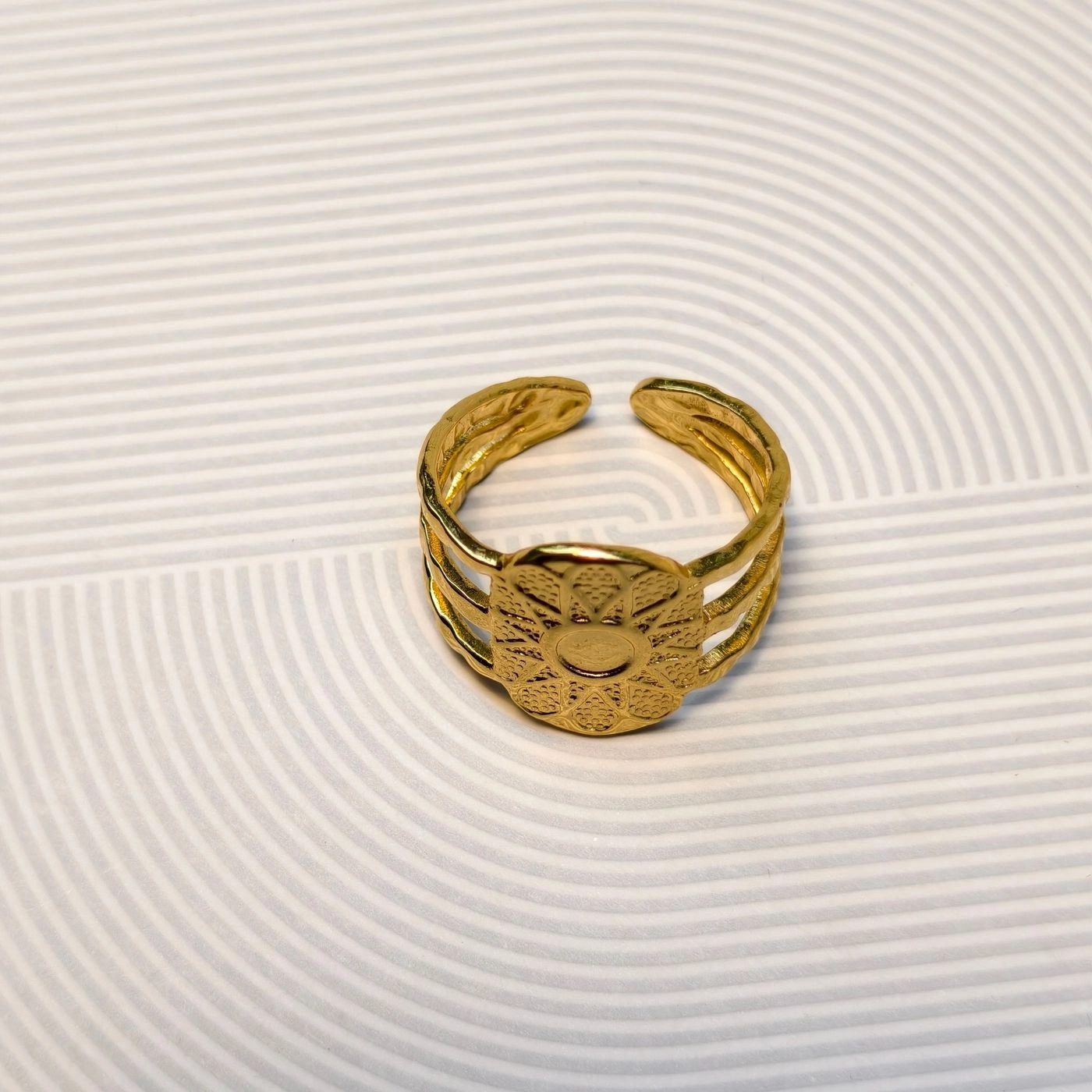 Helios Statement Ring 3