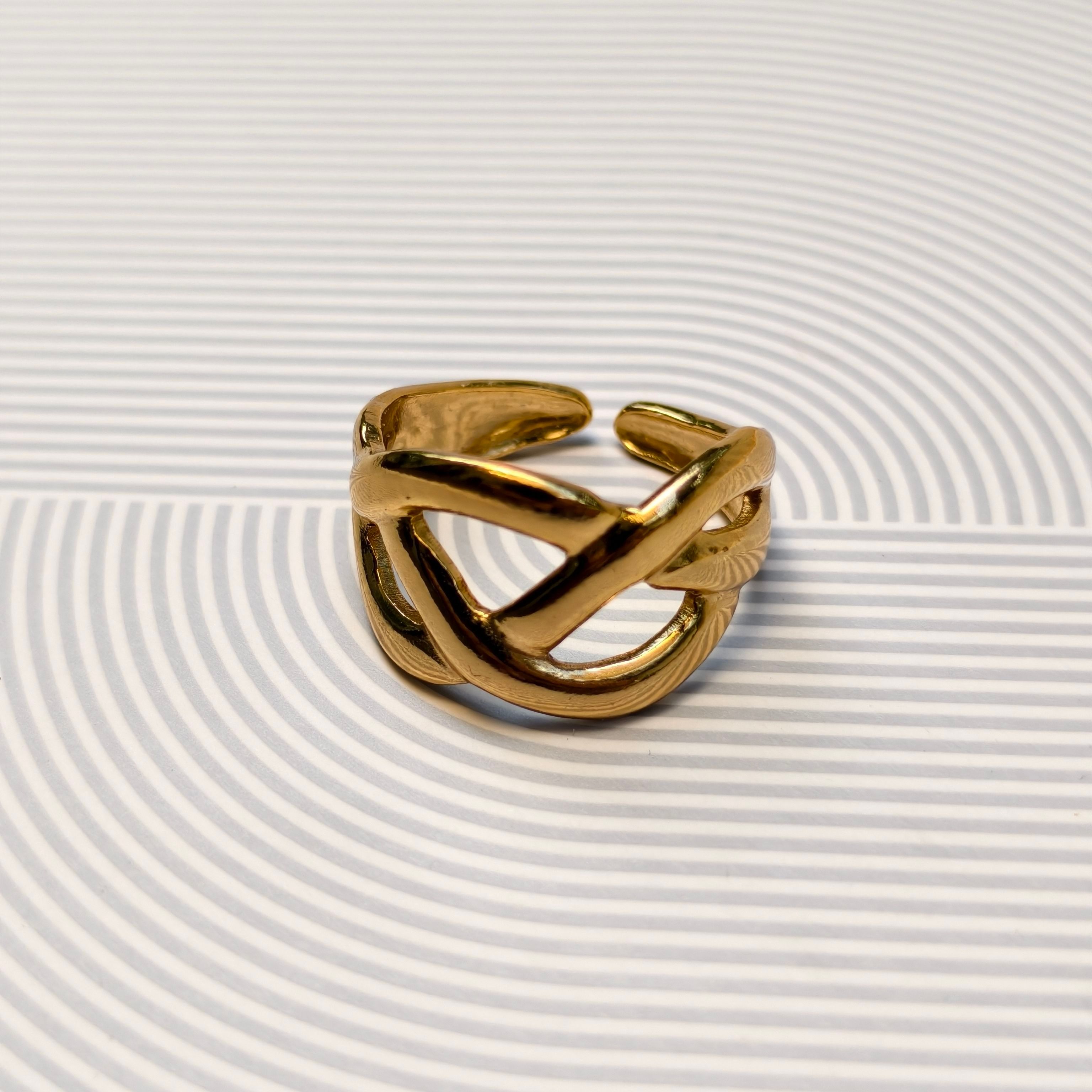 Knot Statement Ring 2