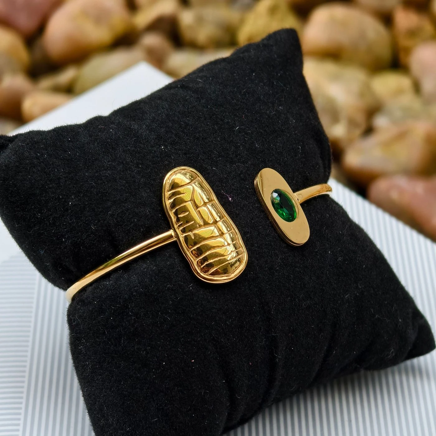 Emerald Leaf Open Bangle 1