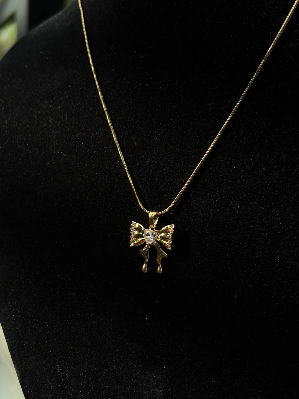 Belle Bow Necklace 2