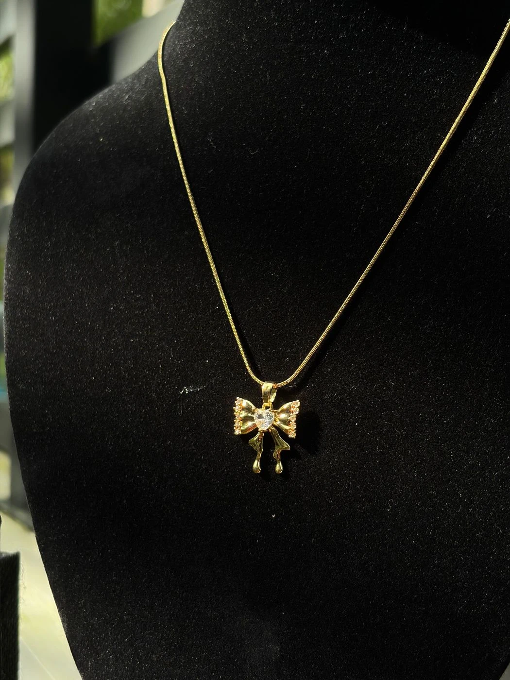 Belle Bow Necklace 1