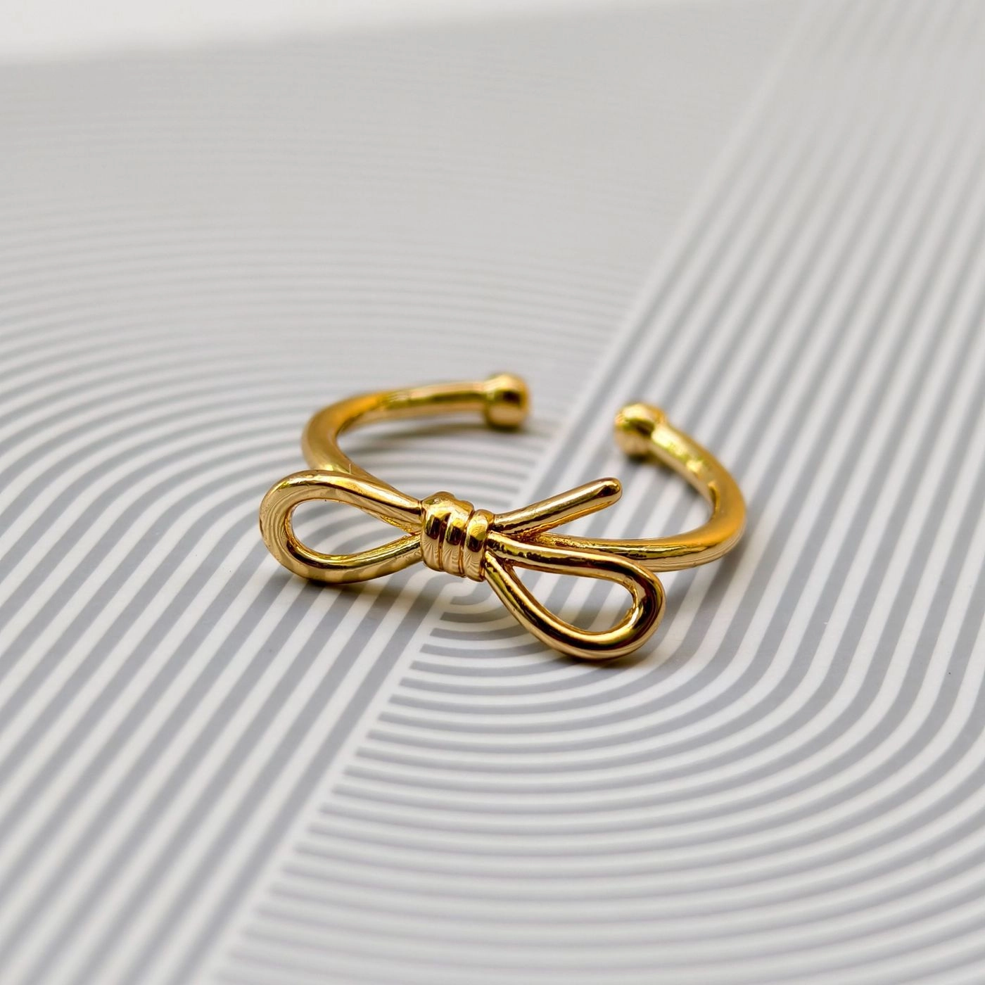 Bow Ring 1